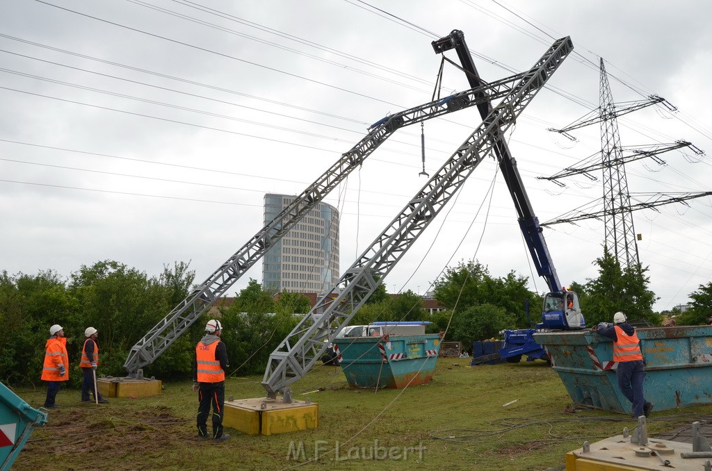 Vorbereitung neue Masten Aufbau P202.JPG - Miklos Laubert